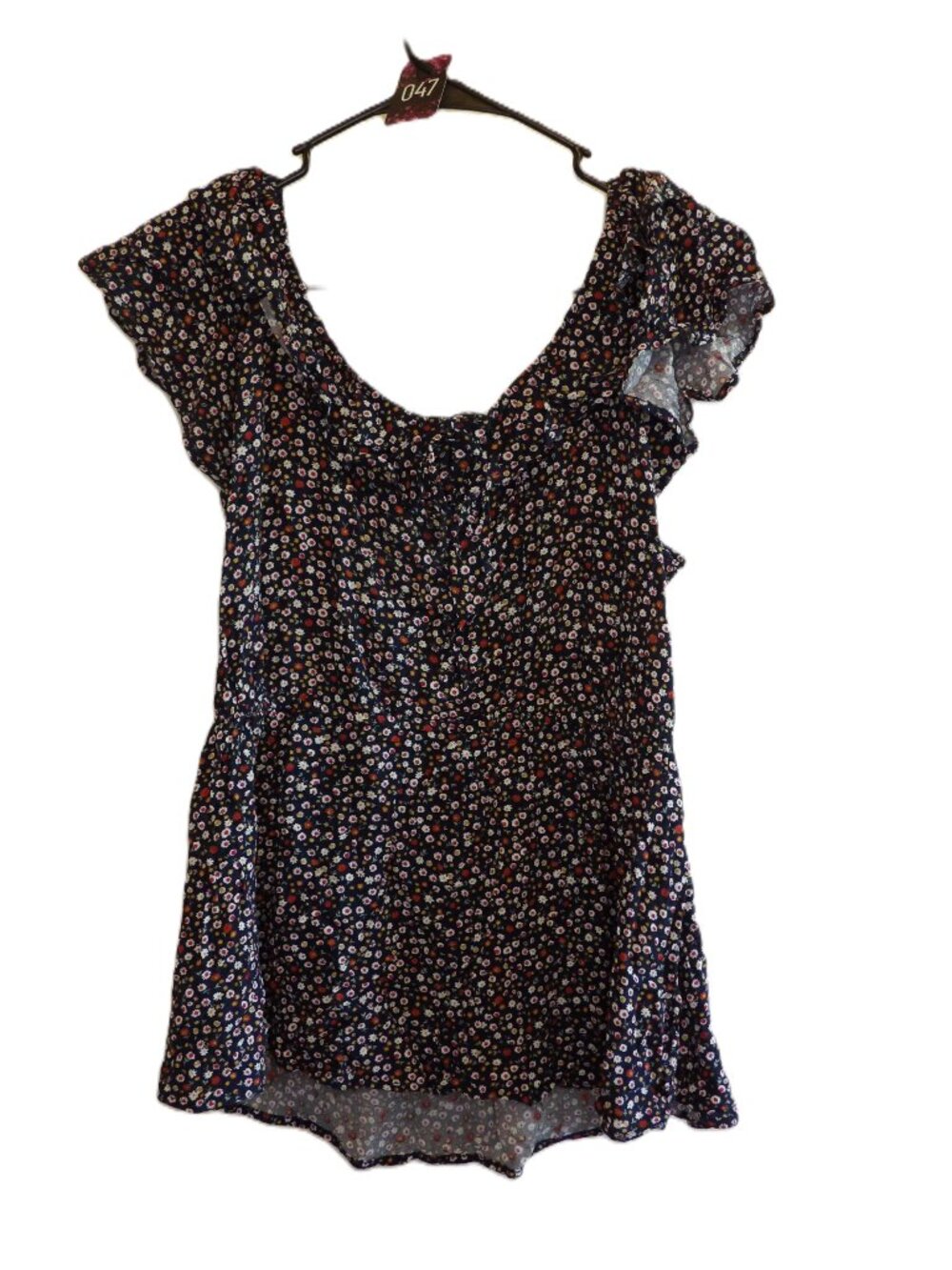 Maurices, NWT Navy blue floral print cap sleeve blouse (Women's Medium)